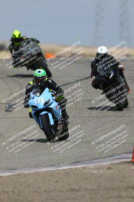 media/Mar-22-2025-TrackDaz (Sat) [[0456df0c41]]/Group B/Session 3 (Outside Grapevine)/